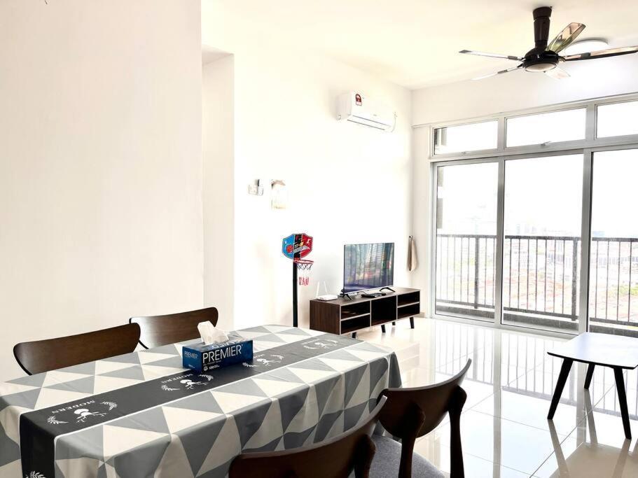Urban Home-Swimming Pool-City Center Malacca Buitenkant foto