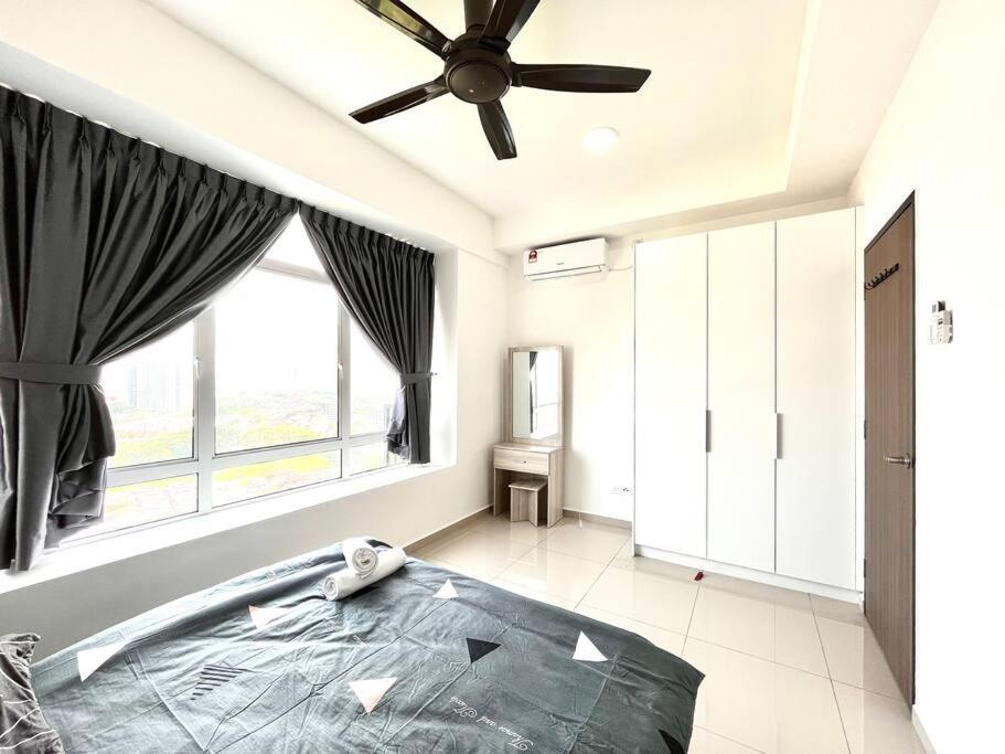 Urban Home-Swimming Pool-City Center Malacca Buitenkant foto