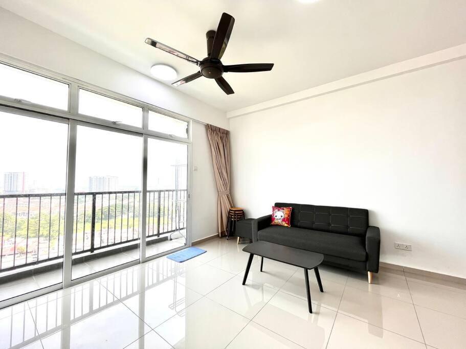 Urban Home-Swimming Pool-City Center Malacca Buitenkant foto