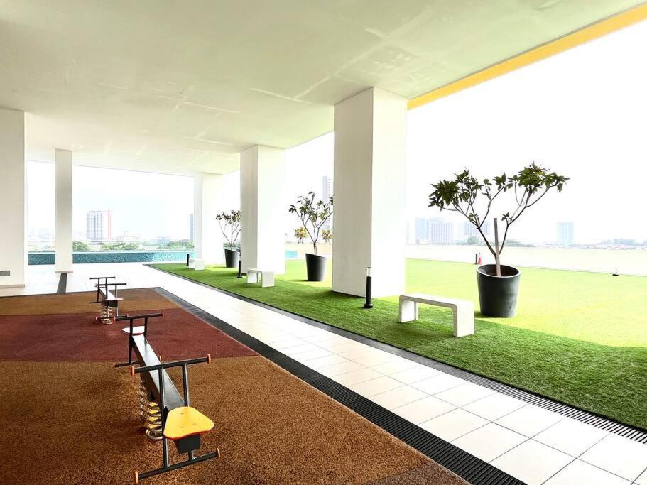 Urban Home-Swimming Pool-City Center Malacca Buitenkant foto